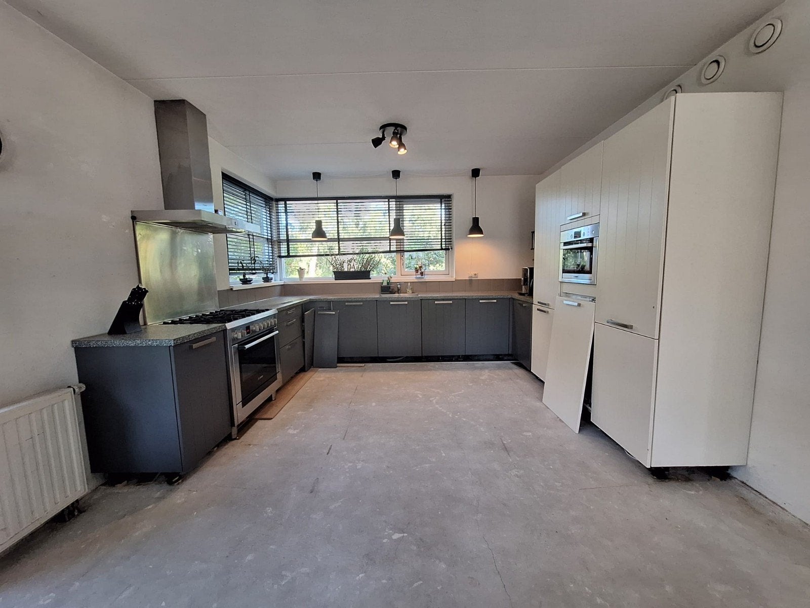 Complete keuken met Bosch apparatuur en AEG vaatwasser, Ophalen, Gebruikt, Hoekkeuken