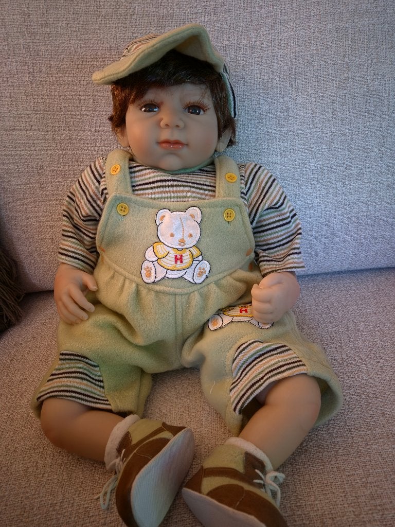 Jongetje in teddybeer-setje - Laura Tuzio-Ross verzamelpop, Verzamelen, Poppen, Ophalen of Verzenden, Zo goed als nieuw, Pop