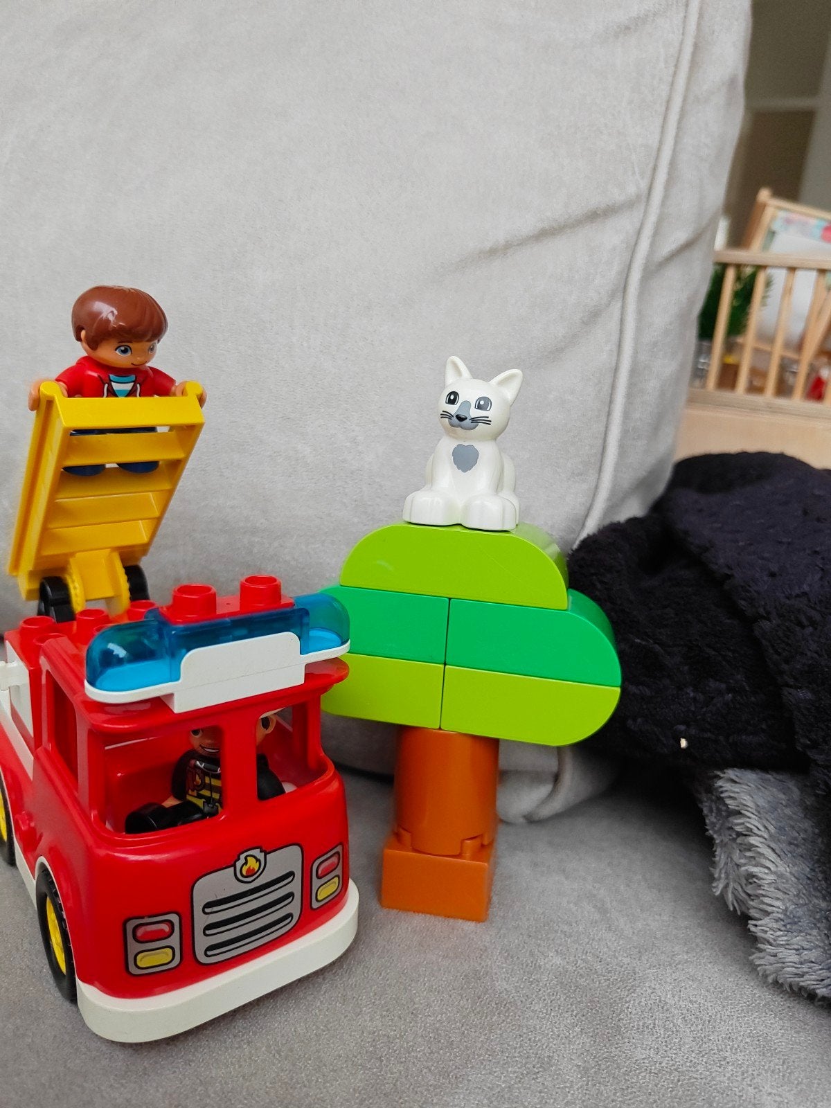 Lego Duplo Brandweerwagen met brandweerman en kat, Ophalen, Zo goed als nieuw