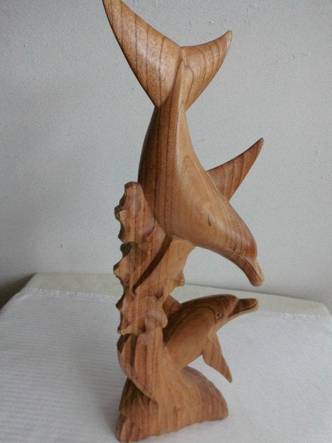 PRACHTIGE HANDGESNEDEN HOUTEN 'DOLFIJNE' BEELD, Antiek en Kunst, Oceanië, Houtsnijwerk, Verzenden, 20 - 50 cm