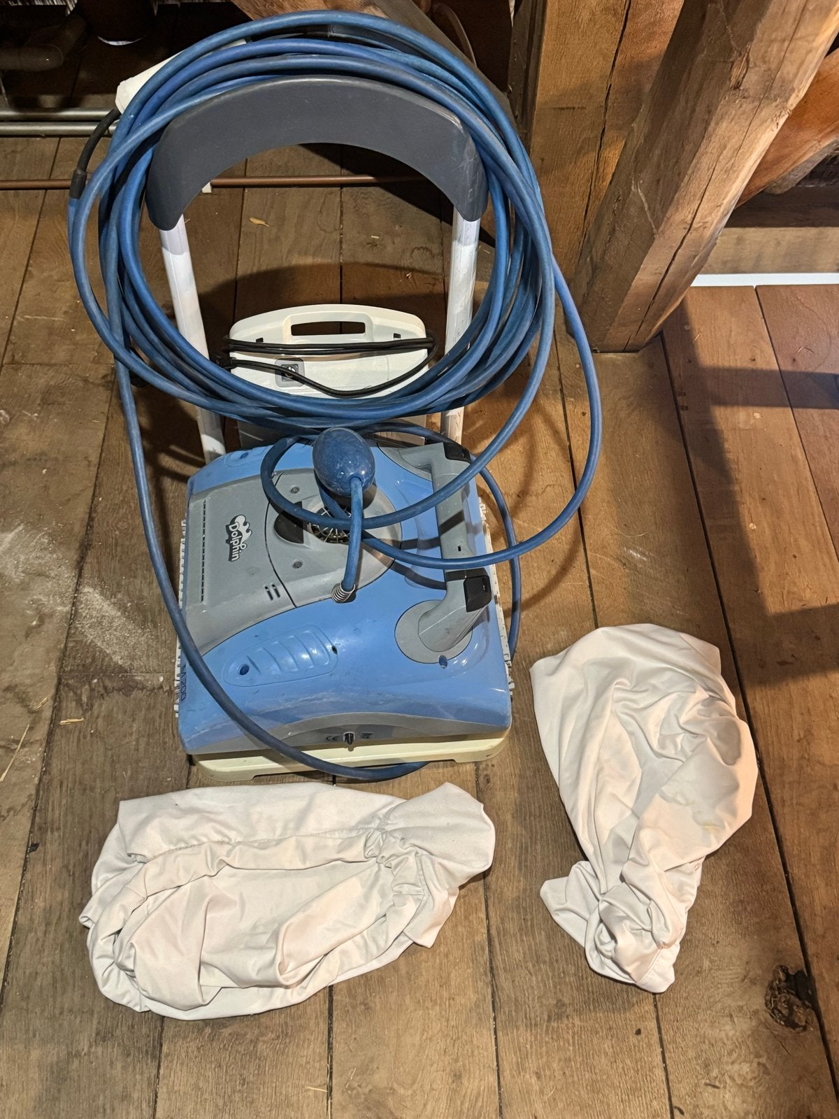 Dolphin M200 zwembadrobot met 2 filterzakken, Ophalen of Verzenden, Zo goed als nieuw, Reinigingsmiddel