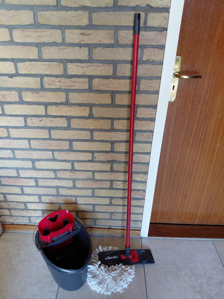 Te koop diverse vileda schoonmaakspullen emmer mop + trekker, Ophalen, Overige typen
