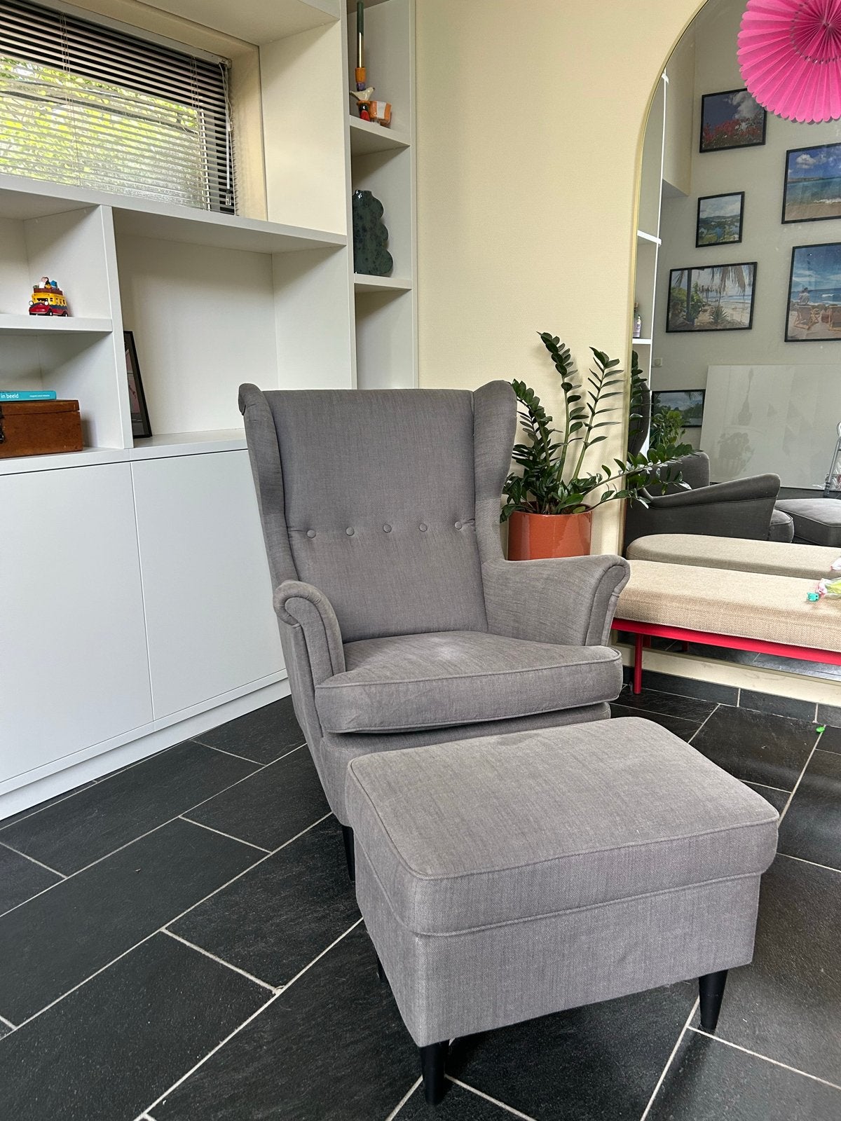 Ikea Strandmon fauteuil met voetenbank poef, Huis en Inrichting, Ophalen, 75 tot 100 cm, Zo goed als nieuw, 75 tot 100 cm