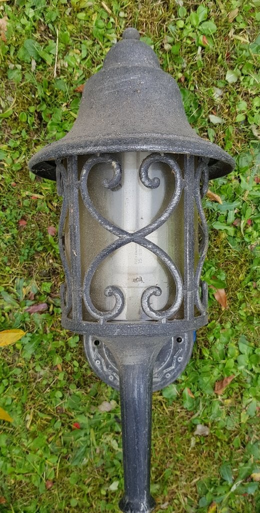 Gietijzeren buitenlamp, Tuin en Terras, Gebruikt, Wandlamp, Ophalen of Verzenden, Netvoeding