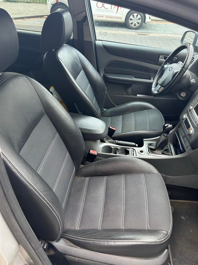 Ford Focus 1.8 92KW Wagon 2008 Grijs, Auto's, 4 cilinders, Leder en Stof, 14 km/l, Particulier