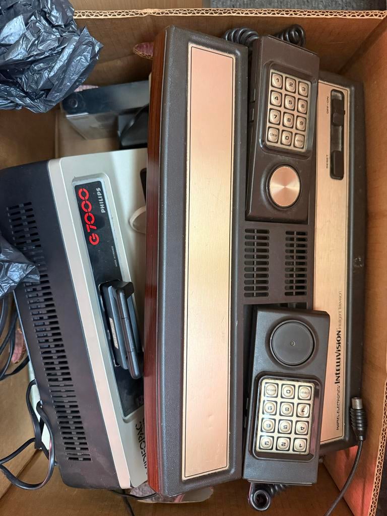 Philips G7000 en Mattel Intellivision - Werkende staat, Spelcomputers en Games, Spelcomputers | Overige, Ophalen of Verzenden