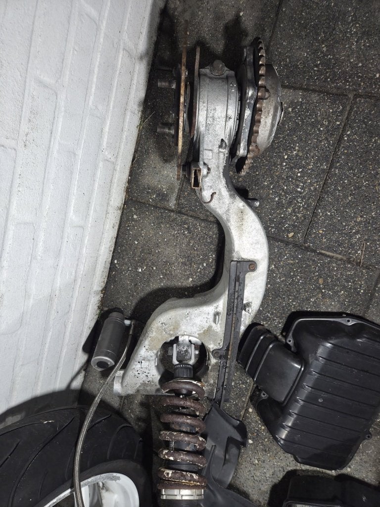 Honda VFR 750 F RC36-1 Achterbrug + aftermarket gasveer, Motoren, Ophalen