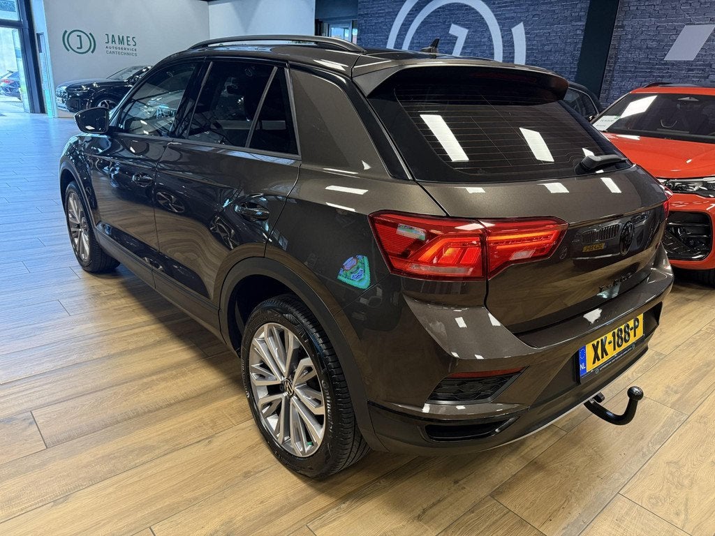 Volkswagen T-Roc 1.5 TSI Style |Navi|Carplay|Trekhaak|stoel, Stof, 4 cilinders, Automatische klimaatregeling, Origineel Nederlands