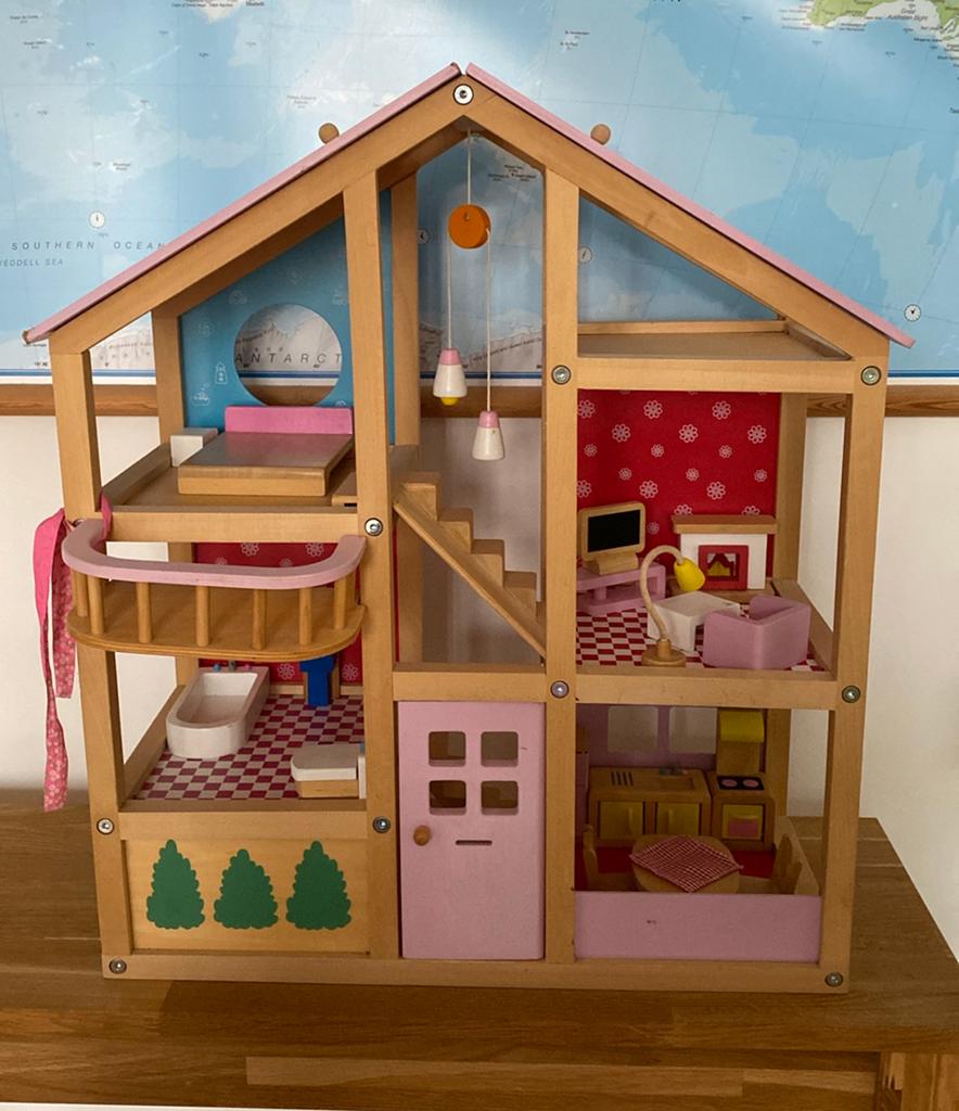 Houten poppenhuis met houten meubels, Ophalen