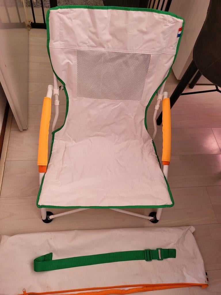 Witte campingstoel met groen en oranje accenten, Ophalen of Verzenden, Campingstoel