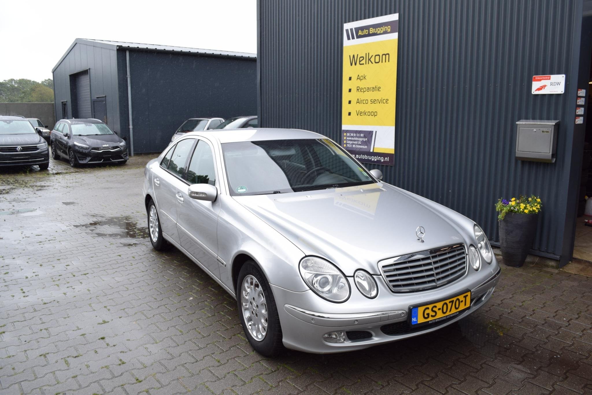Mercedes-Benz E-klasse 2,4 elegance, Automaat, Gebruikt, 2597 cc, 1505 kg