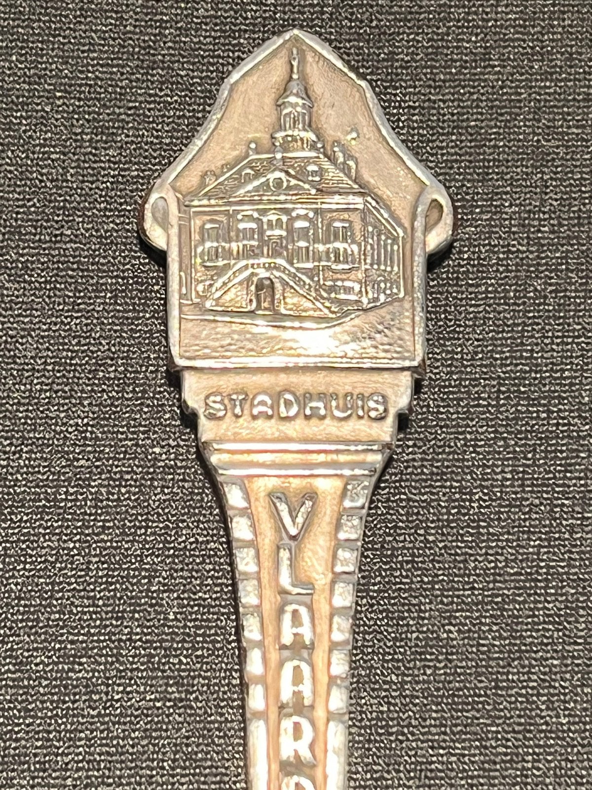 Mooi vintage lepeltje stadhuis Vlaardingen., Ophalen of Verzenden