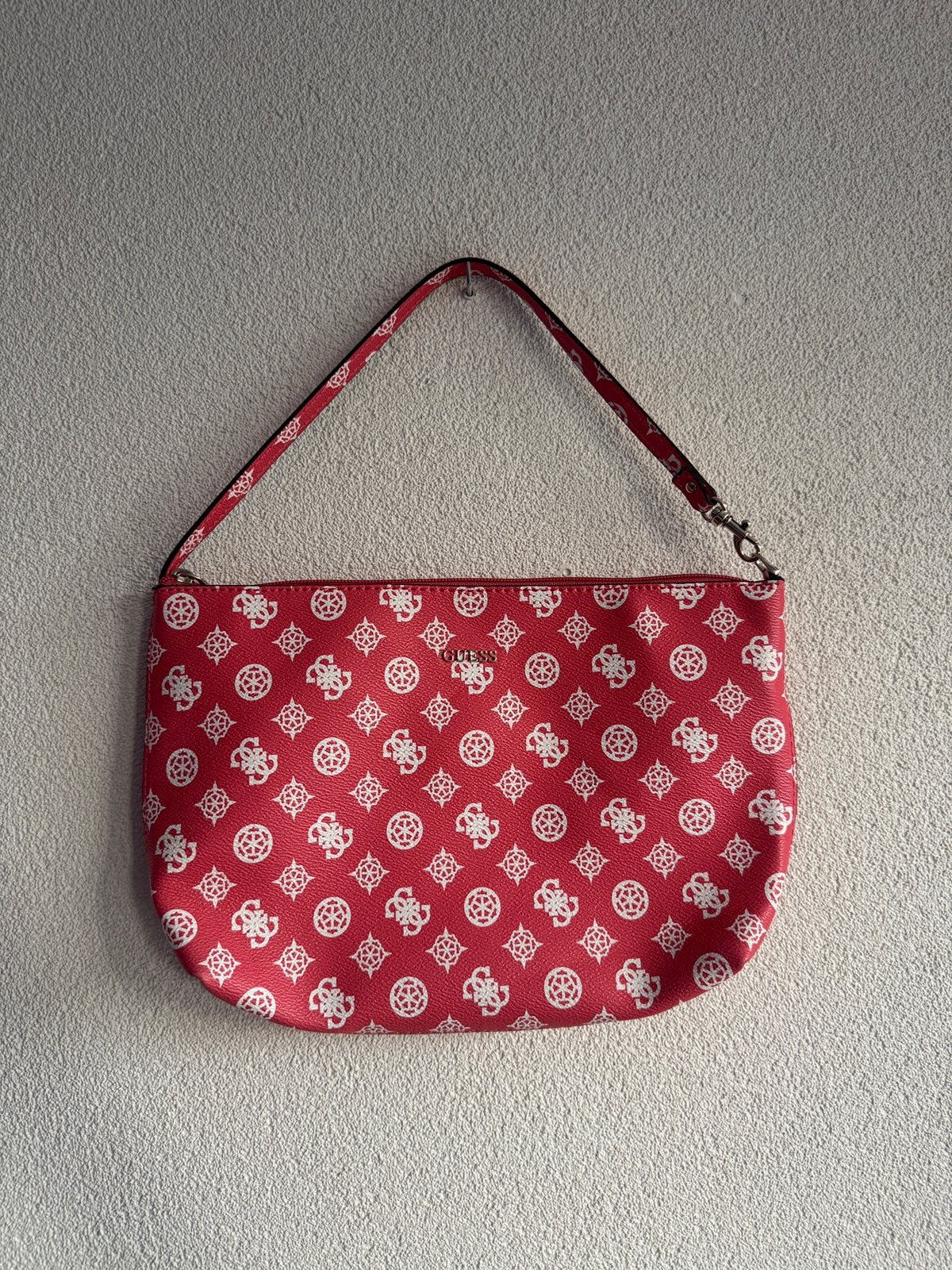 Guess Y2K rode schouder tas met monogram print, Guess, Ophalen of Verzenden, Zo goed als nieuw, Guess