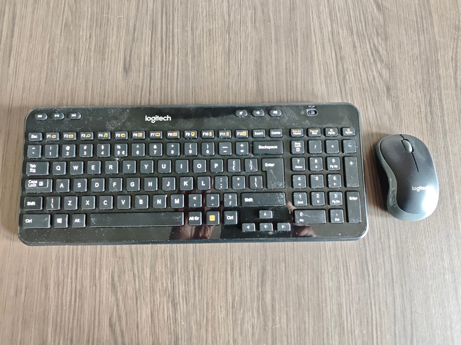 Logitech K360 Draadloos Toetsenbord met Muis M185, Ophalen, Toetsenbord en muis-set, Gebruikt, Draadloos