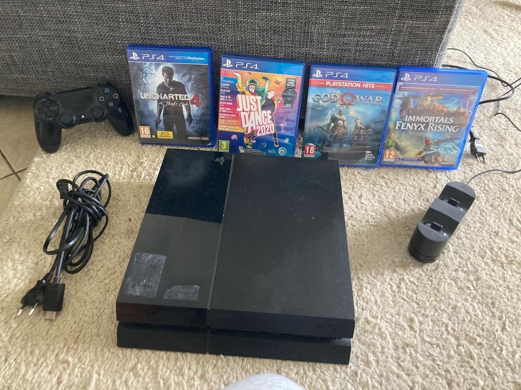 Playstation 4 met controller + 4 games (God of War etc), Ophalen of Verzenden, Met 1 controller, Original, Gebruikt