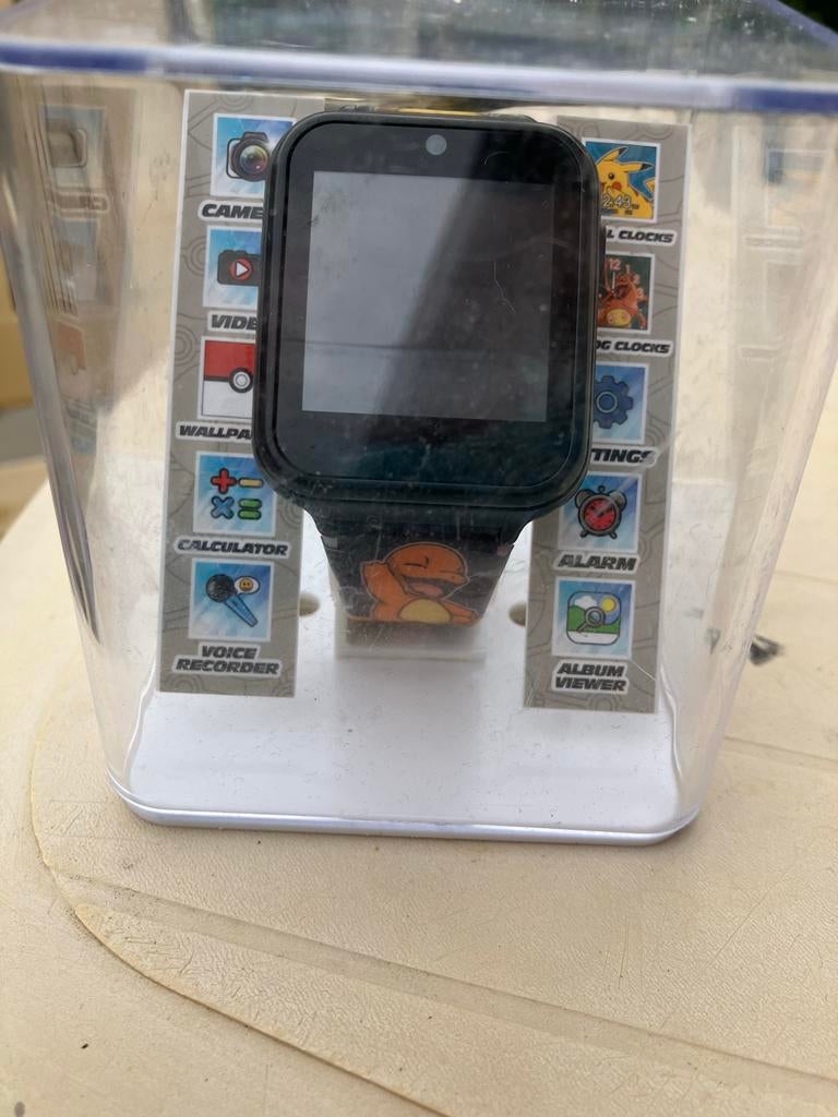 Pokémon Smartwatch zi goed als nieuw - Zwart met Pikachu, Ophalen of Verzenden, Zo goed als nieuw, Zwart, Jongen of Meisje
