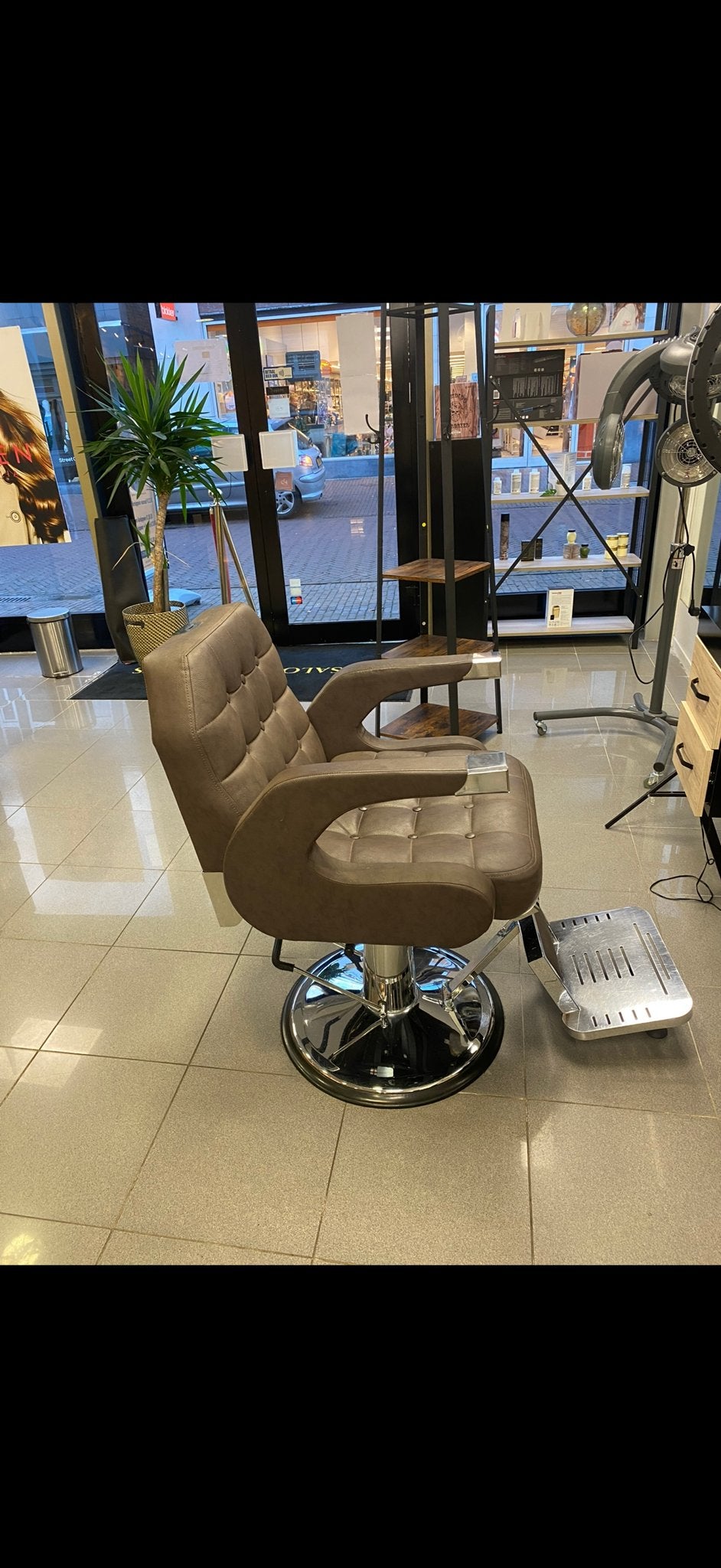 Complete Kappersinventaris: Stoelen, Wasbakken, Spiegels, Zakelijke goederen, Kantoor en Winkelinrichting | Kantoormeubilair en Inrichting