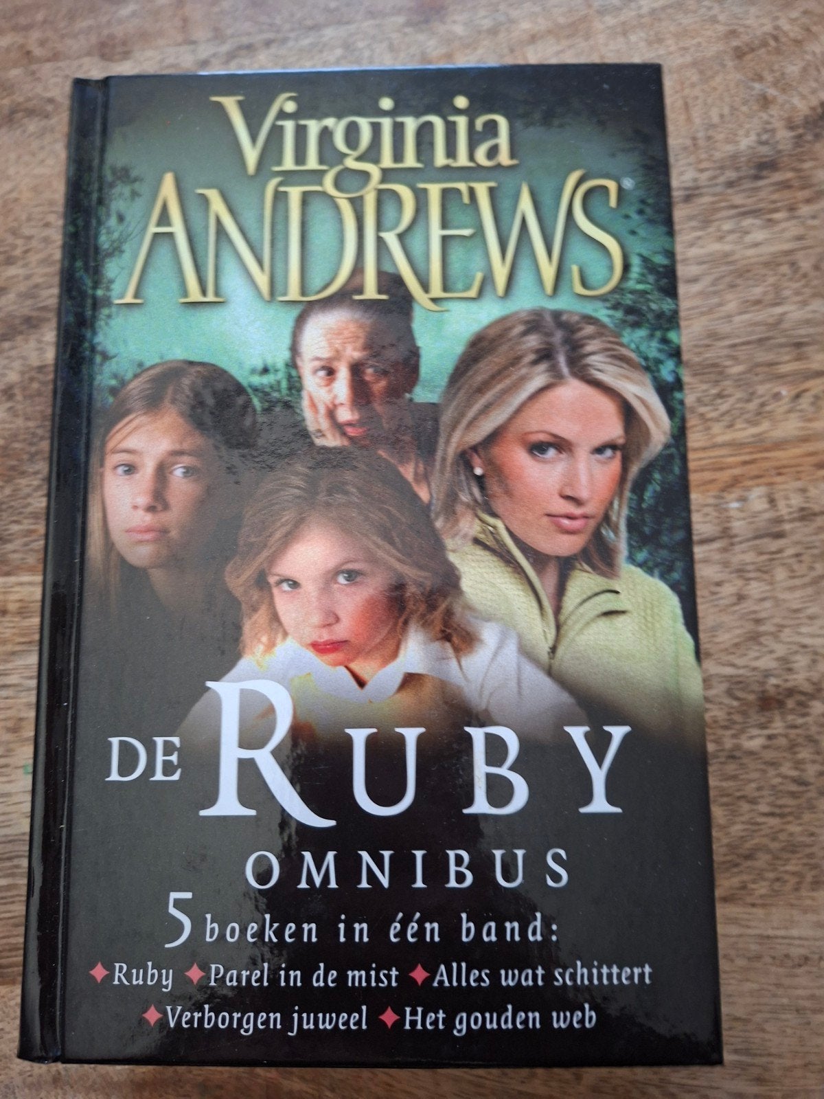 De Ruby Omnibus - Virginia Andrews (5 boeken in één band), Boeken, Ophalen of Verzenden, Gelezen, Virginia Andrews, Nederland
