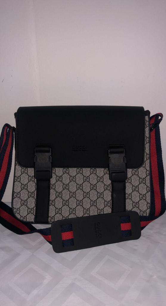 Gucci schoudertas, Sieraden, Tassen en Uiterlijk, Tassen | Schoudertassen, Ophalen of Verzenden, Nieuw, Overige kleuren