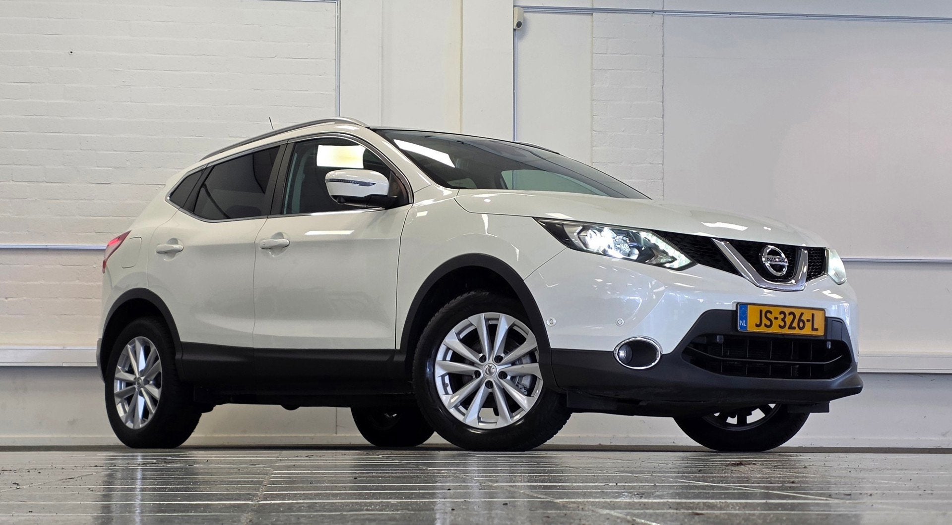Nissan Qashqai 1.2 Business Edition Leder Pano Trekhaak Mooi, Auto's, Gebruikt, 4 cilinders, 116 pk, Wit