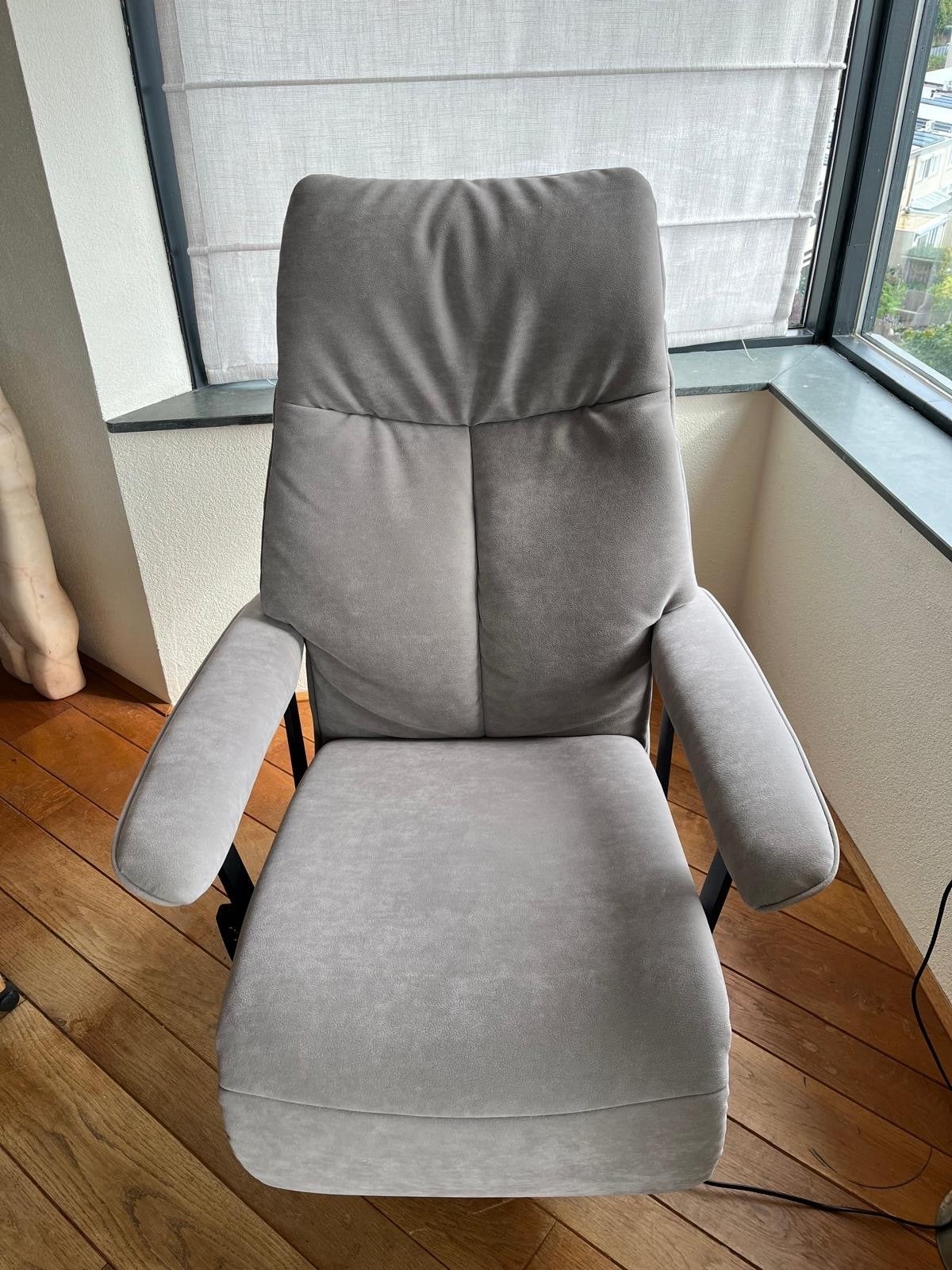 Zo goed als nieuwe Flowsitt sta-op fauteuil, Huis en Inrichting, Stoelen, Ophalen, Zo goed als nieuw, Eén, Stof