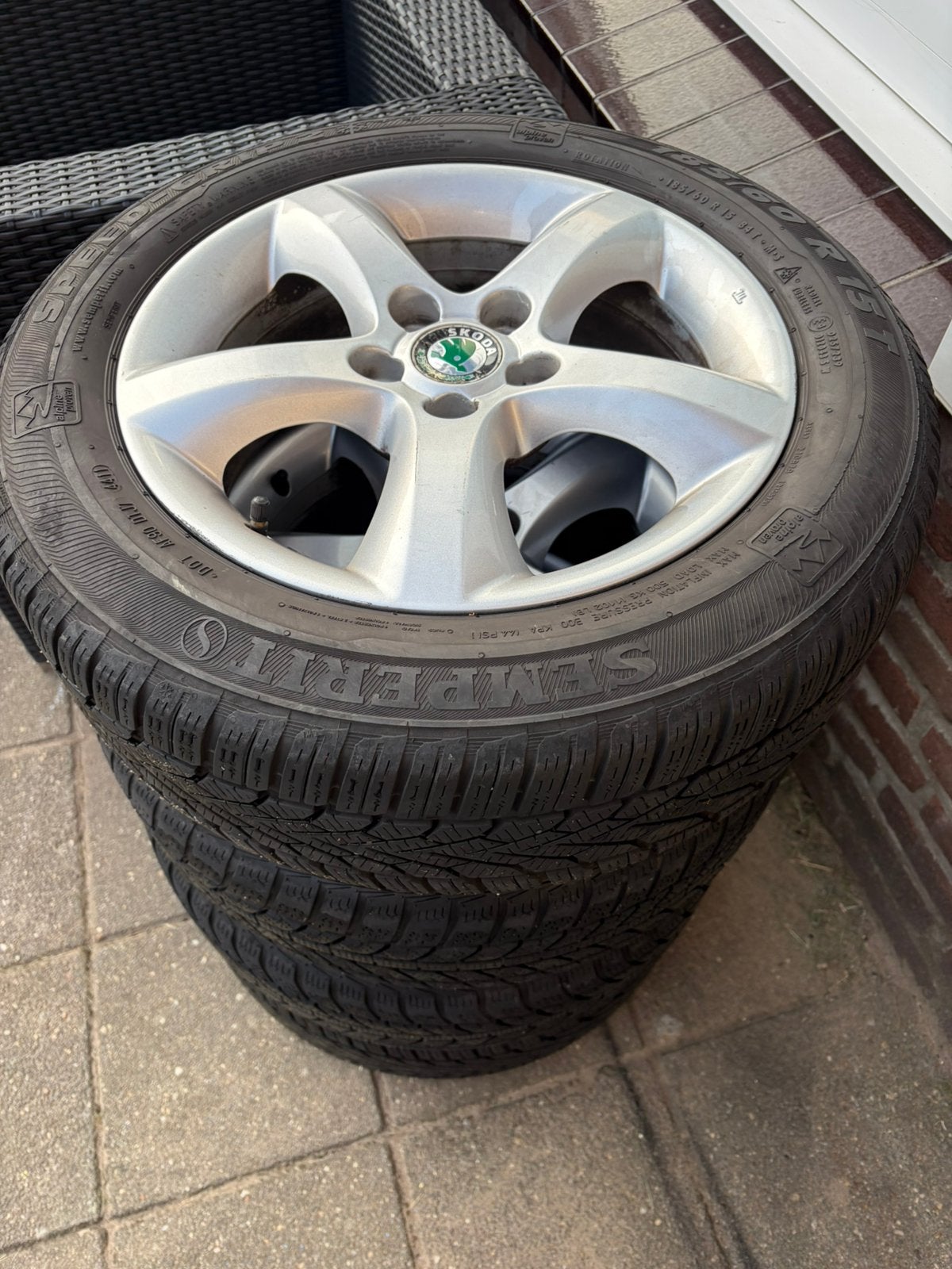 Orginele Skoda Fabia velgen + winterbanden, Auto-onderdelen, Banden en Velgen, Ophalen, 15 inch, Velg(en), 185 mm