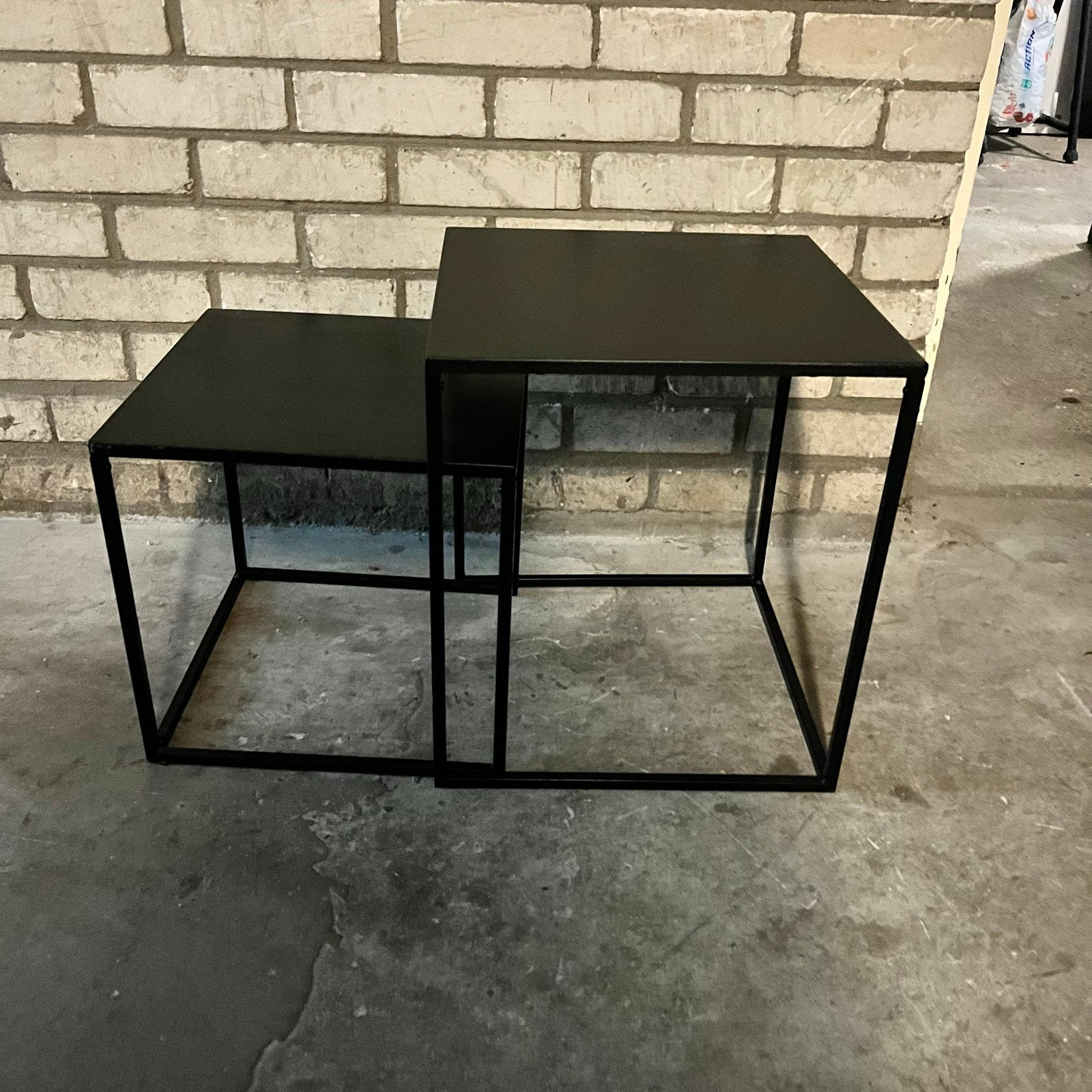 Set van 2 zwarte vierkante bijzettafels, Ophalen, Minder dan 45 cm, Minder dan 55 cm, Metaal of Aluminium