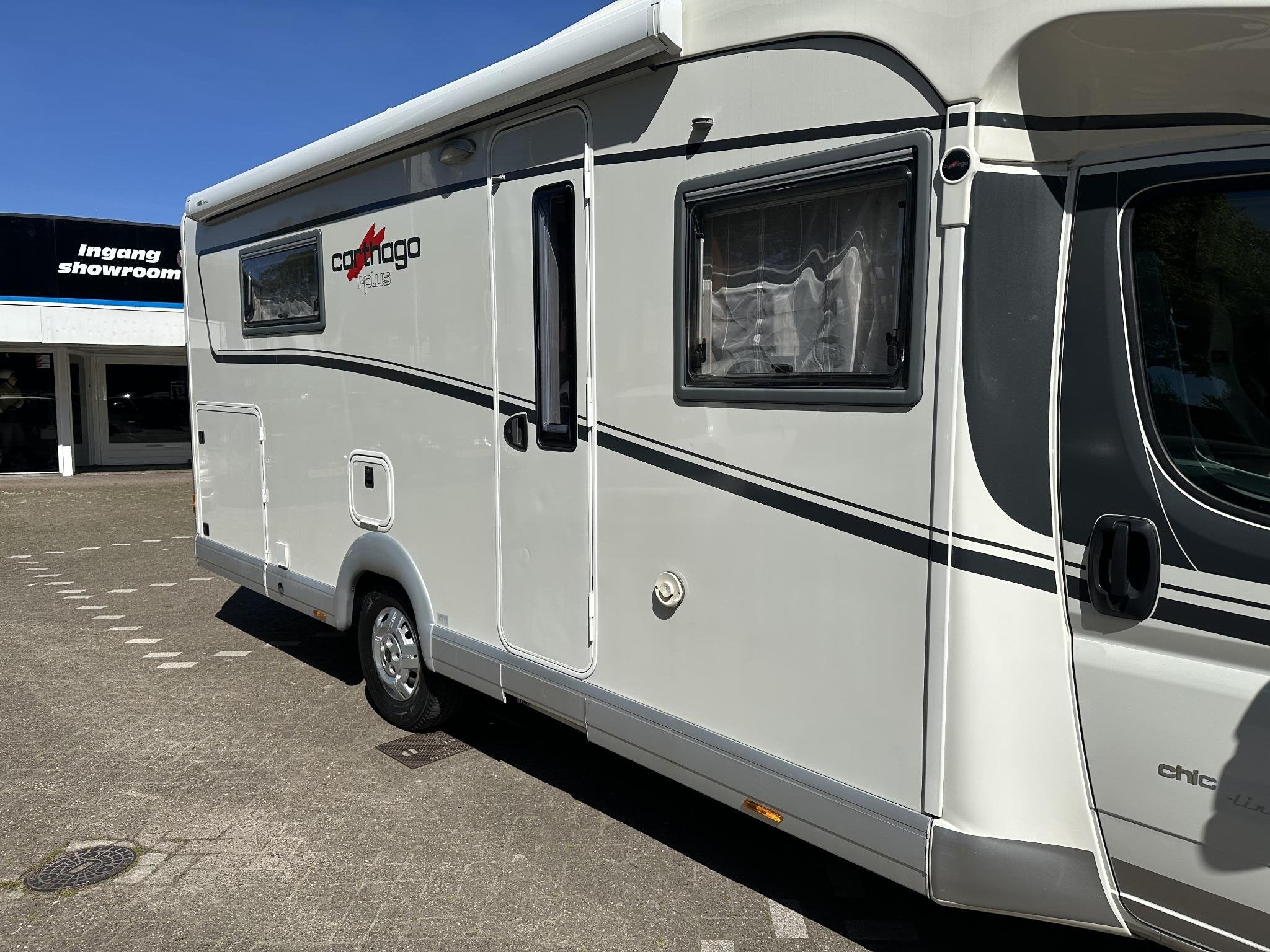 Carthago Chic c-line tplus 5.2h Carthago Chic c-line tplus 5, Caravans en Kamperen, Campers, Automaat, Bedrijf, Diesel, Carthago