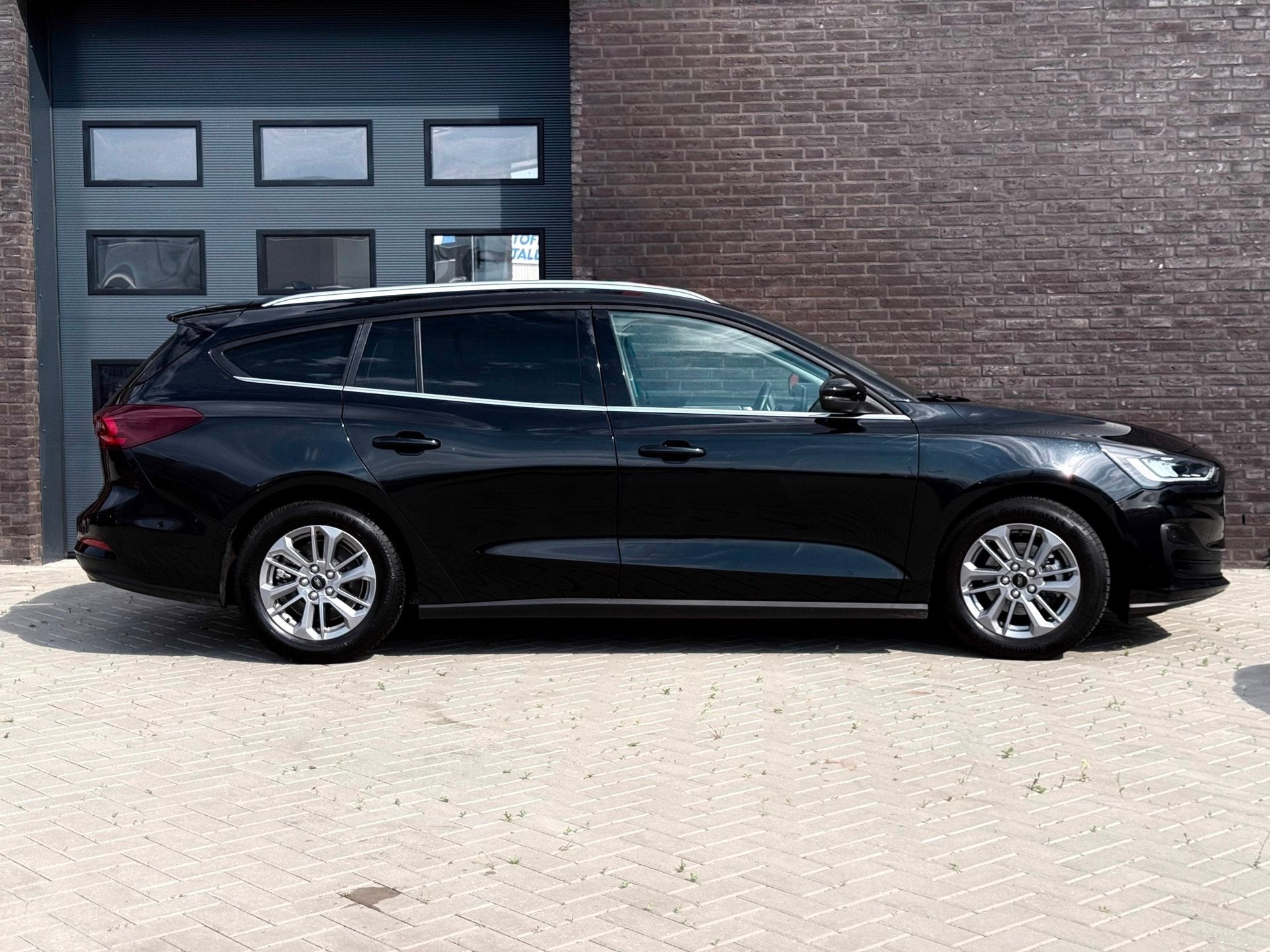 Ford Focus Wagon 1.0 EcoBoost Hybrid Titanium|Gr.scherm|Came, Gebruikt, Zwart, Origineel Nederlands, Handgeschakeld