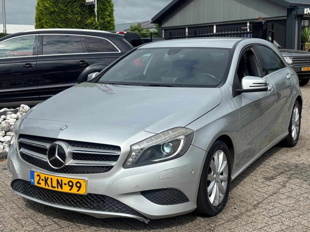 Mercedes-Benz A-Klasse A180 Benzine Edition 2013 Navi 114.00, Auto's, Voorwielaandrijving, Gebruikt, 4 cilinders, Leder en Stof