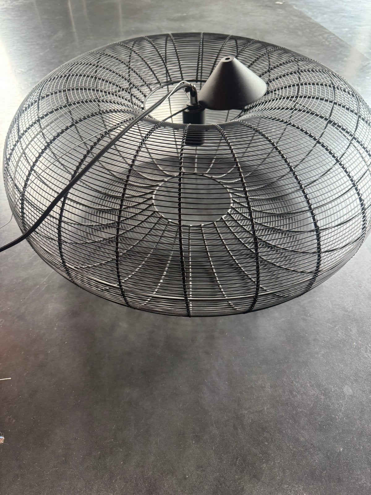 Moderne metalen hanglamp - Zwart draadontwerp, Ophalen, Gebruikt, Metaal