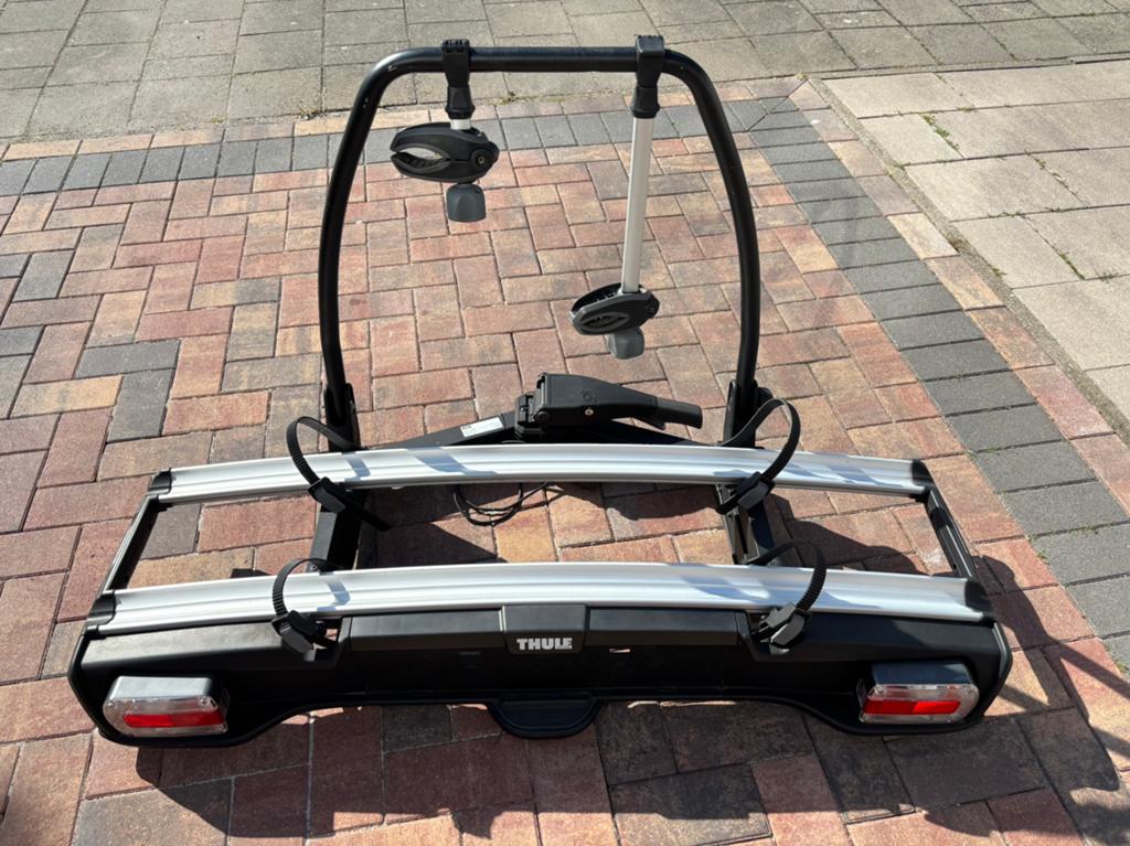 Thule Velospace 918 kantelbare elektrische fietsen drager, Auto diversen, Fietsendragers, Zo goed als nieuw, Trekhaakdrager, 2 fietsen