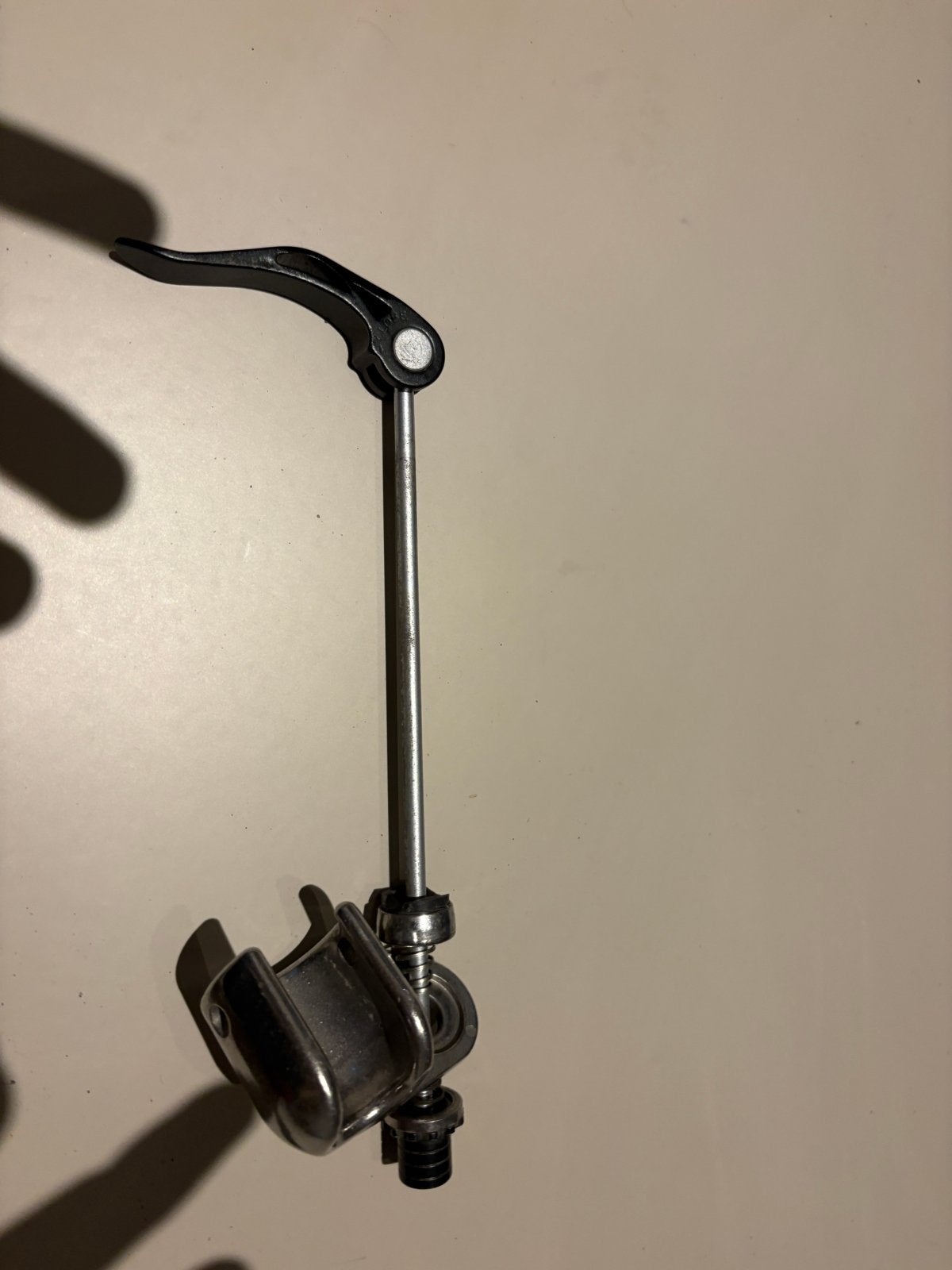 Fiets snelspanner met houder voor Thule fietskar, Gebruikt, Overige typen, Aluminium, Ophalen