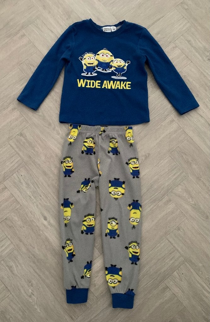 Minios pyjama maat 104 met dekbedovertrek!, Verzenden, Zo goed als nieuw, Jongen of Meisje, Nacht- of Onderkleding