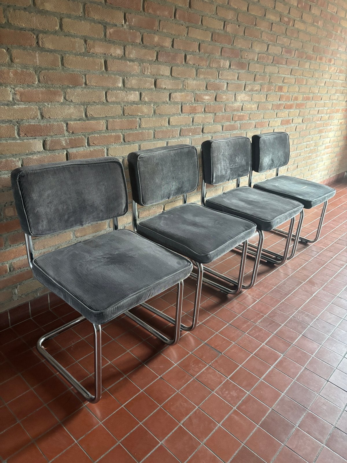 Set van 4 vintage buisframe stoelen met ribstof, Antiek en Kunst, Ophalen