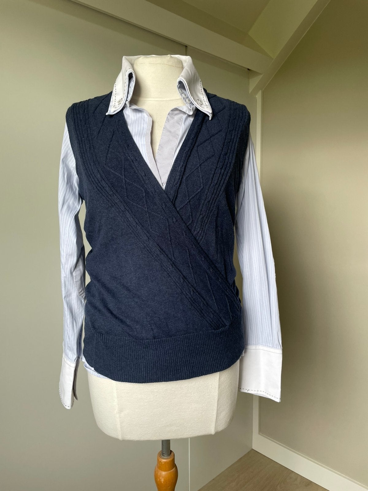 Cane & Cane setje blouse en donkerblauwe spencer 36, Kleding | Dames, Ophalen of Verzenden, Zo goed als nieuw, Maat 36 (S), Blauw