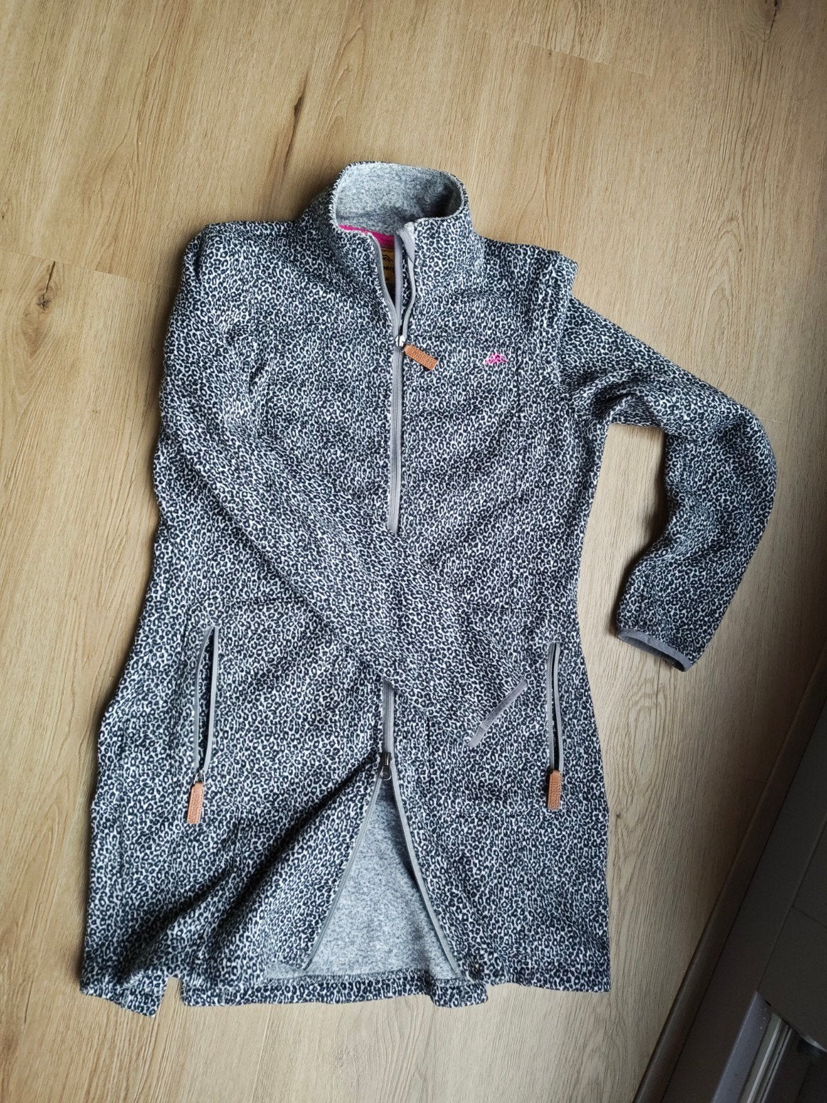 Lange jas - getailleerde fleece panterprint, Zwart, Ophalen of Verzenden, Zo goed als nieuw, Möberg