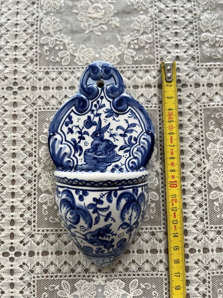 Portugees aardewerk wijwater bakje konijn Delfts blauw stijl, Ophalen of Verzenden, Nieuw, Overige typen, Christendom | Katholiek