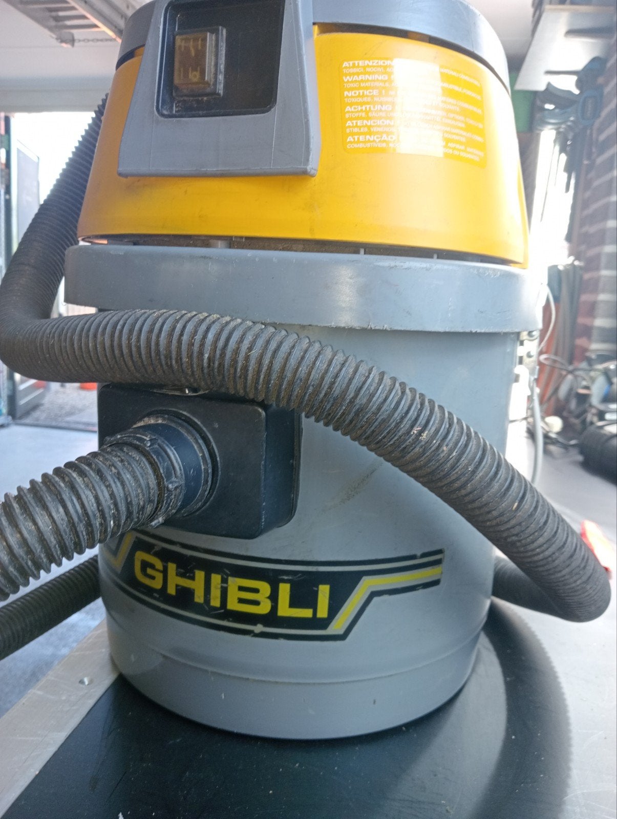 Ghibli bouwstofzuiger ASL 10 - A40 met slang, 1000W, Witgoed en Apparatuur, Stofzuigers, Ophalen, Overige merken, Gebruikt, Industriële stofzuiger