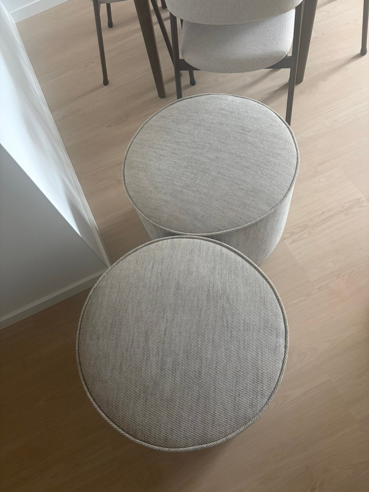 IKEA poef uit de Sörvallen serie (viarp beige/bruin), Ophalen, Zo goed als nieuw, Stof, 50 tot 75 cm