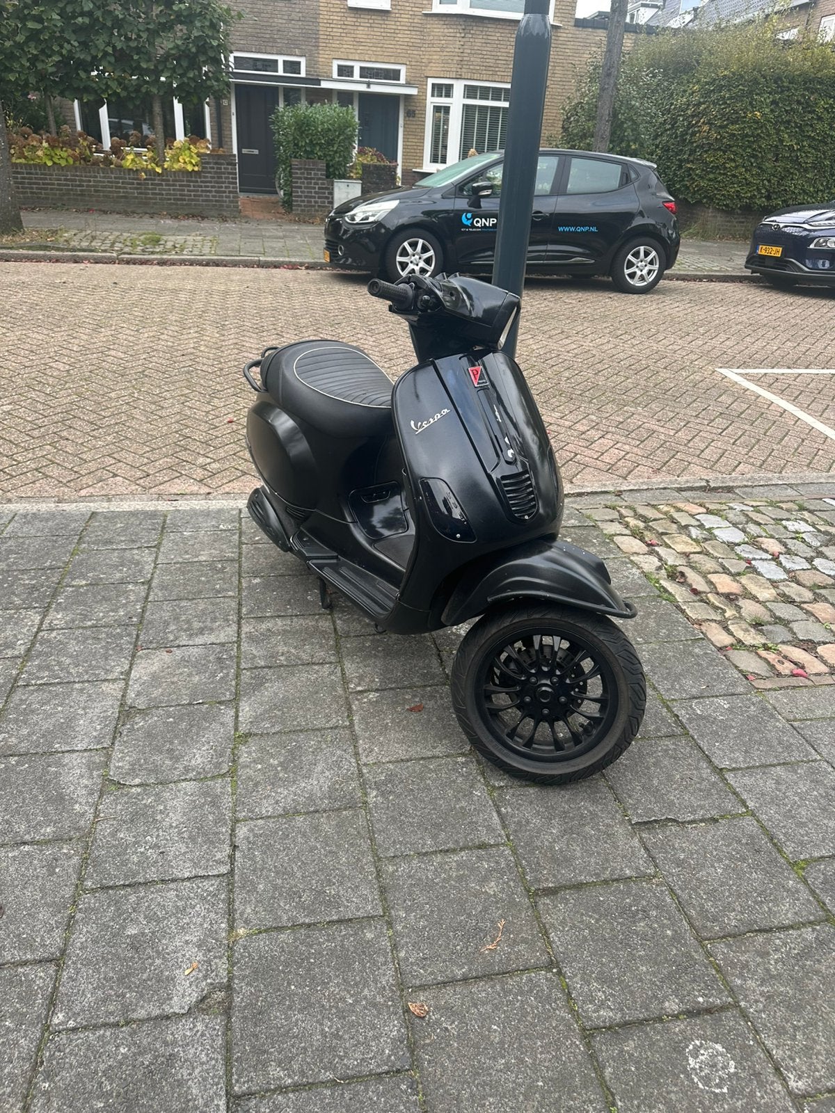 Vespa s50 4t 4v, Fietsen en Brommers, Ophalen, Maximaal 45 km/u, Vespa S, Zo goed als nieuw