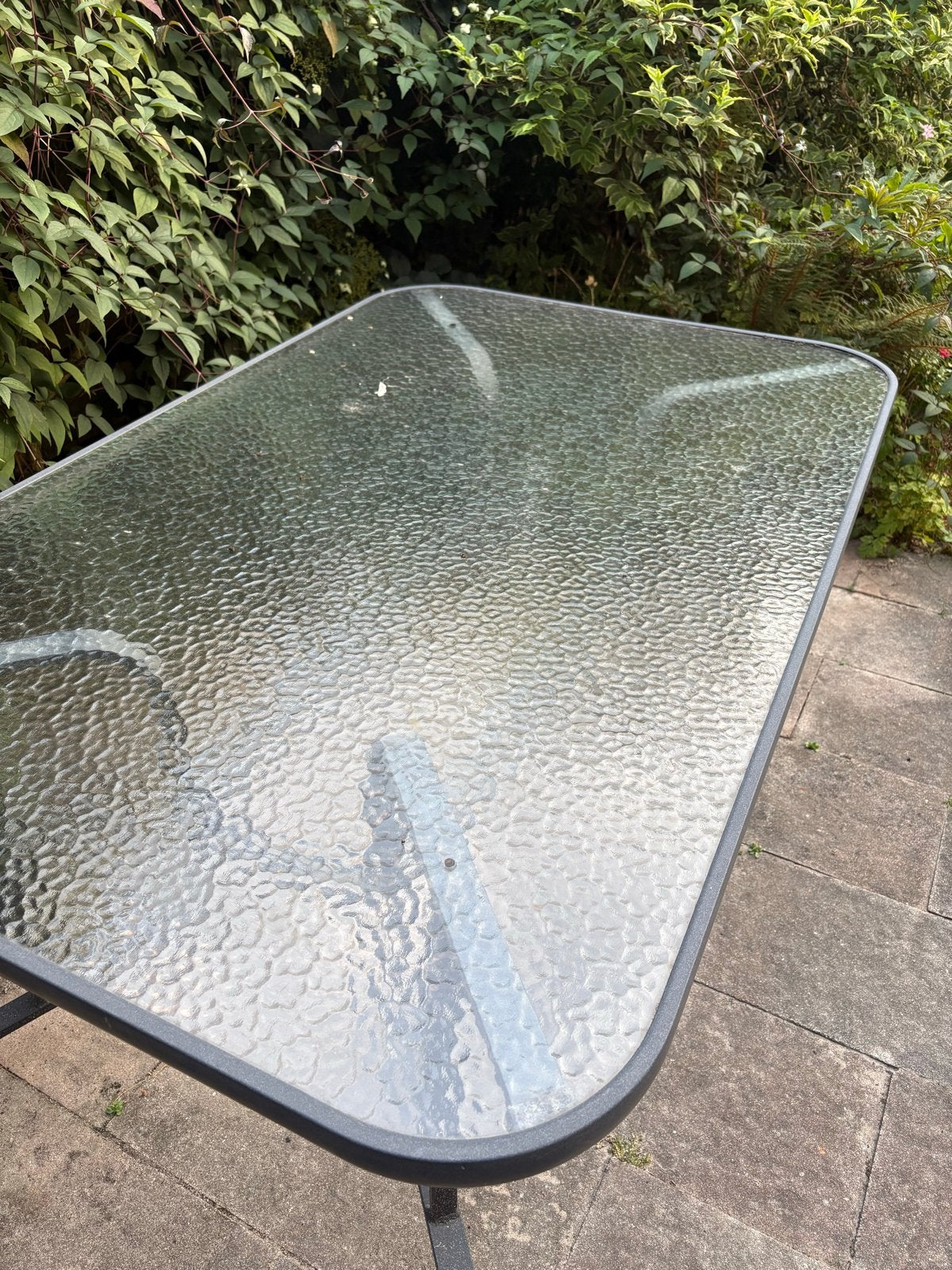 Glazen tuintafel met metalen onderstel, Ophalen, Gebruikt, Rechthoekig, Metaal