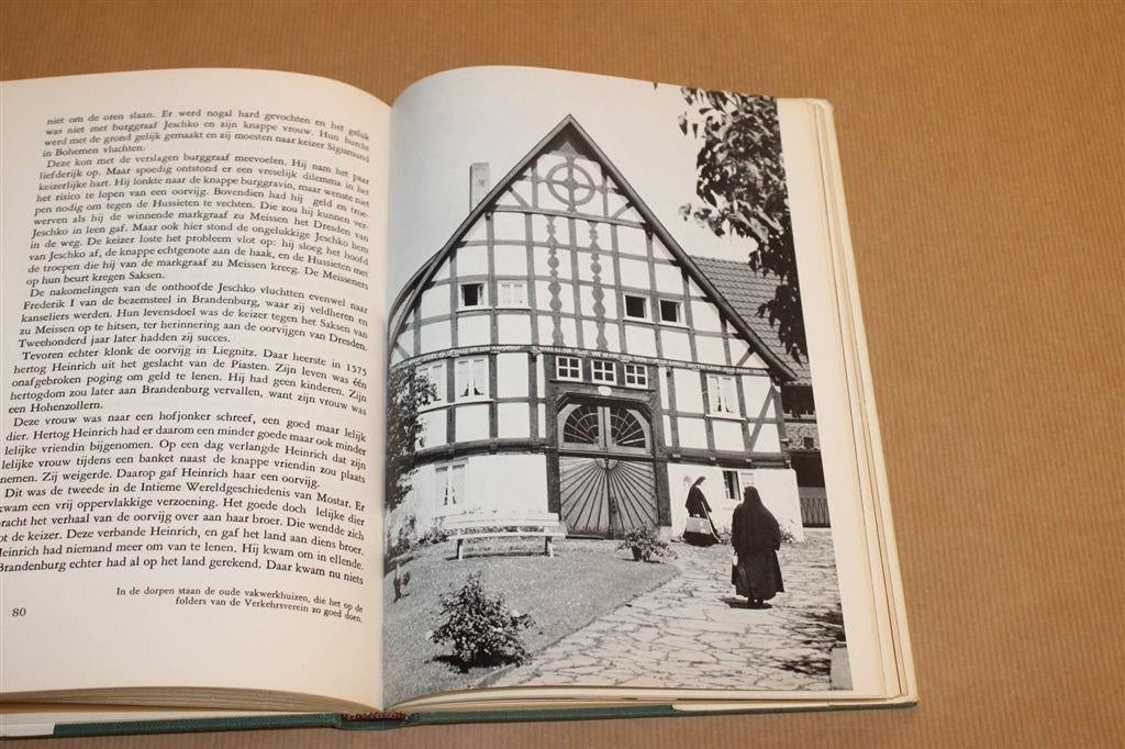 Westfalen een Krentenbrood — Cultuur & Streek 1961, Ophalen of Verzenden, Gelezen