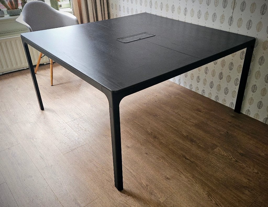 zwarte IKEA BEKANT vergadertafel / dubbel bureau, Ophalen, 140 cm, Spaanplaat of MDF, Zo goed als nieuw