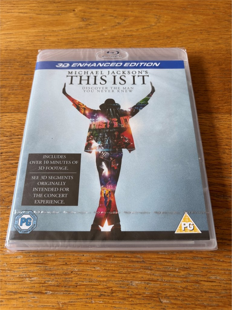Blu-ray Michael Jackson - This is It 3D - NIEUW - NLO, Muziek en Concerten, Documentaire, Engels, Spaans