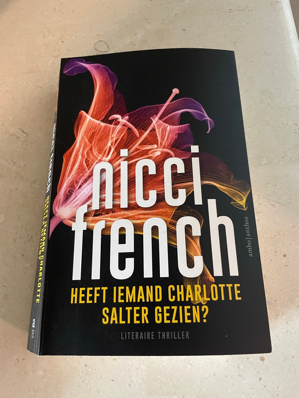 Nicci French - Heeft iemand Charlotte Salter gezien?, Ophalen of Verzenden, Zo goed als nieuw, Europa overig