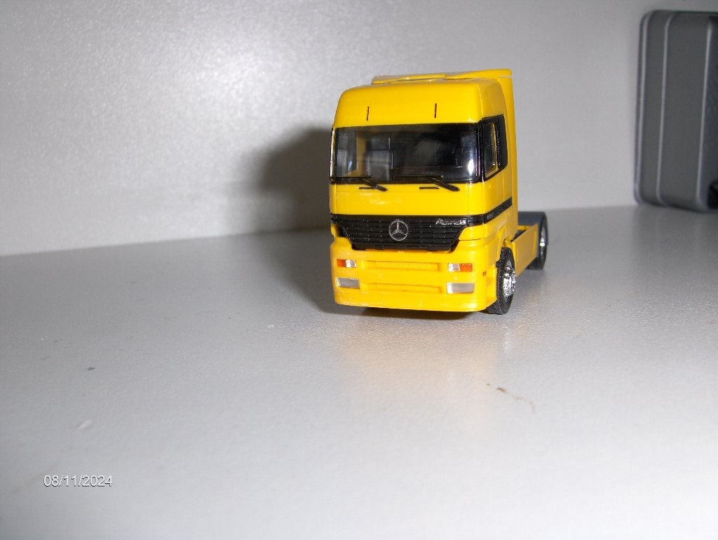 Herpa- MB Actros, Ophalen of Verzenden, Zo goed als nieuw, Bus of Vrachtwagen, Herpa