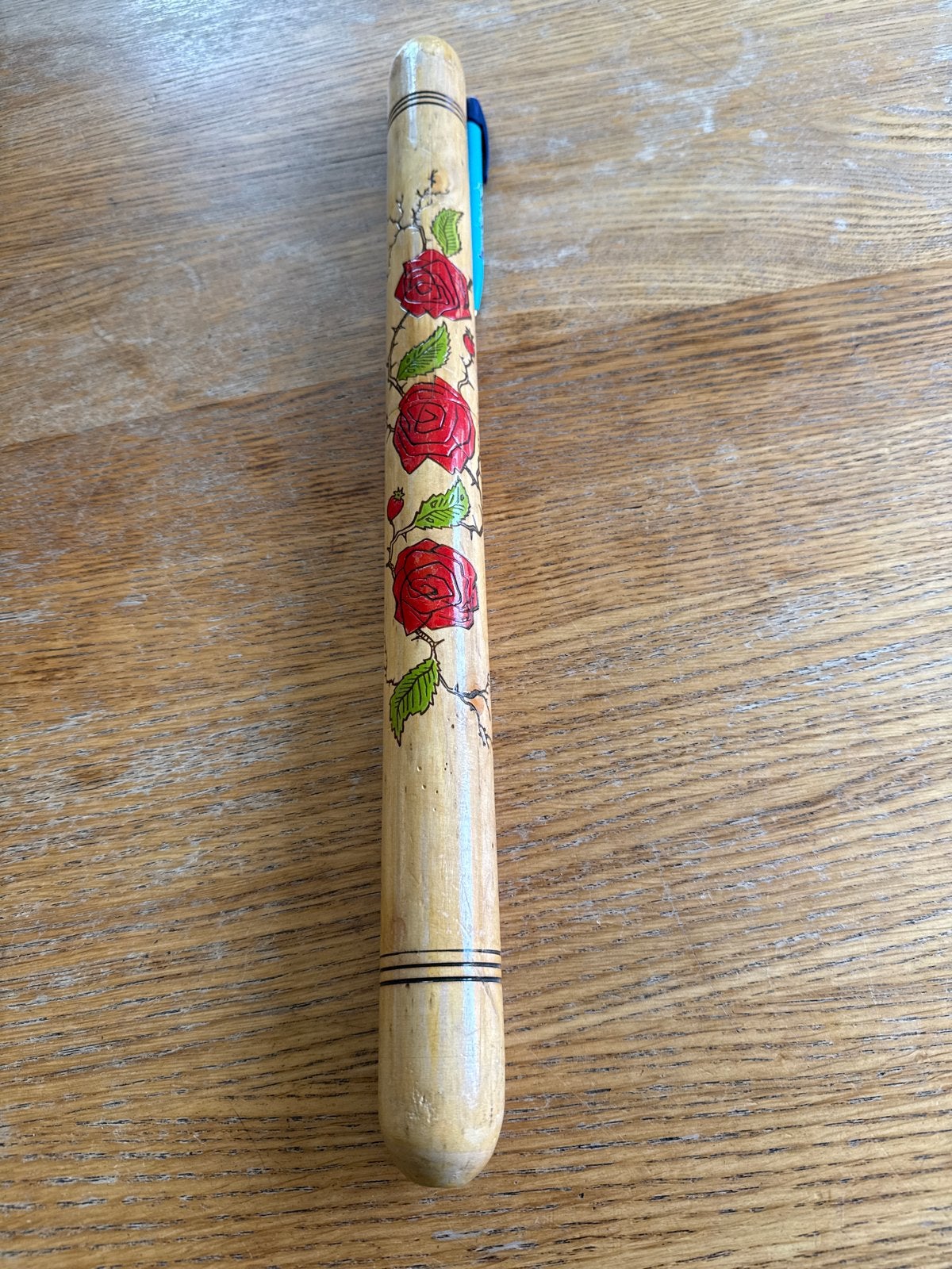 Vintage Houten breinaalden koker met rozenmotief, Ophalen of Verzenden, Gebruikt, Breien, Naald