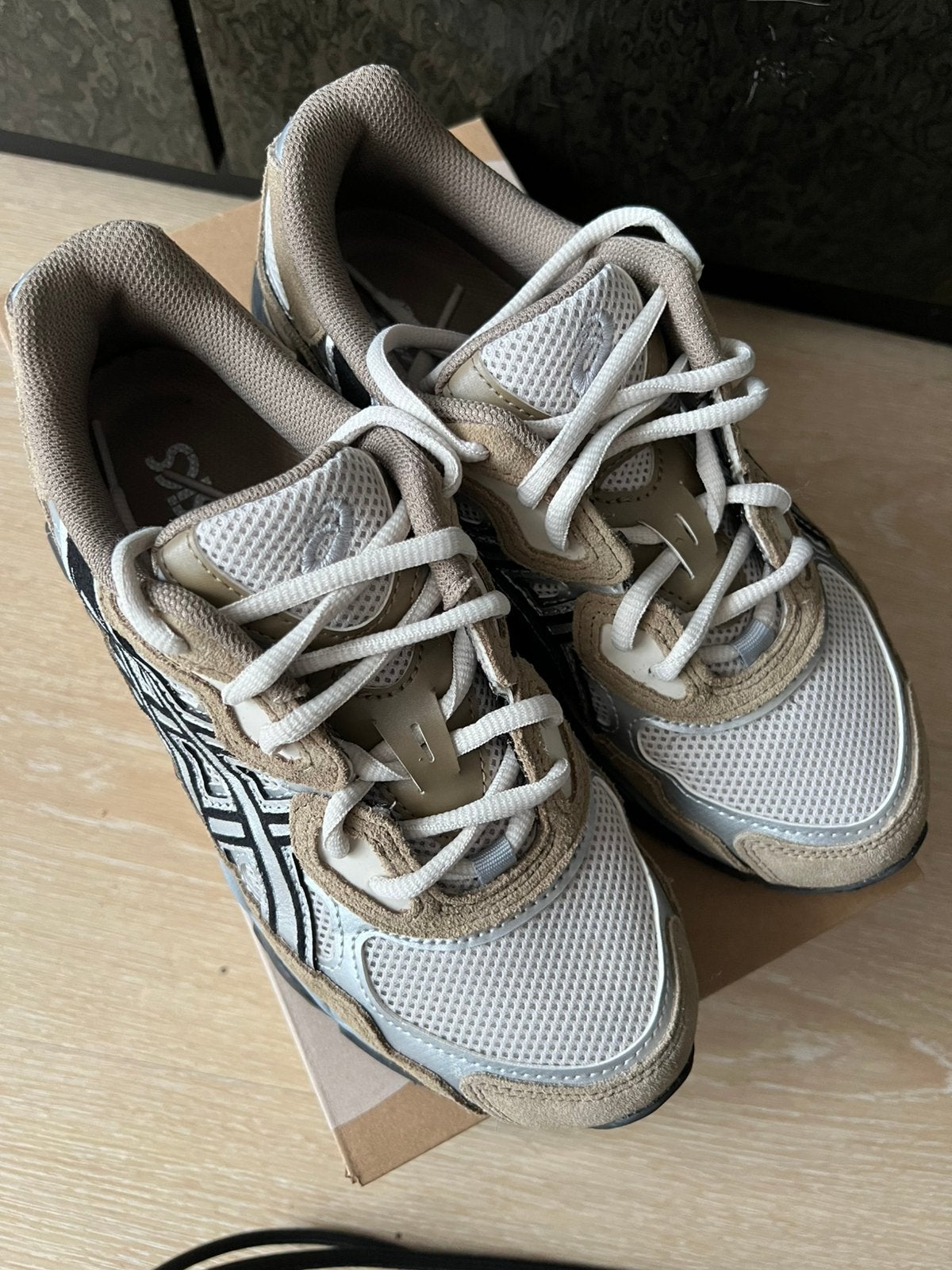 Asics, Verzenden, Beige, Sneakers of Gympen, Zo goed als nieuw