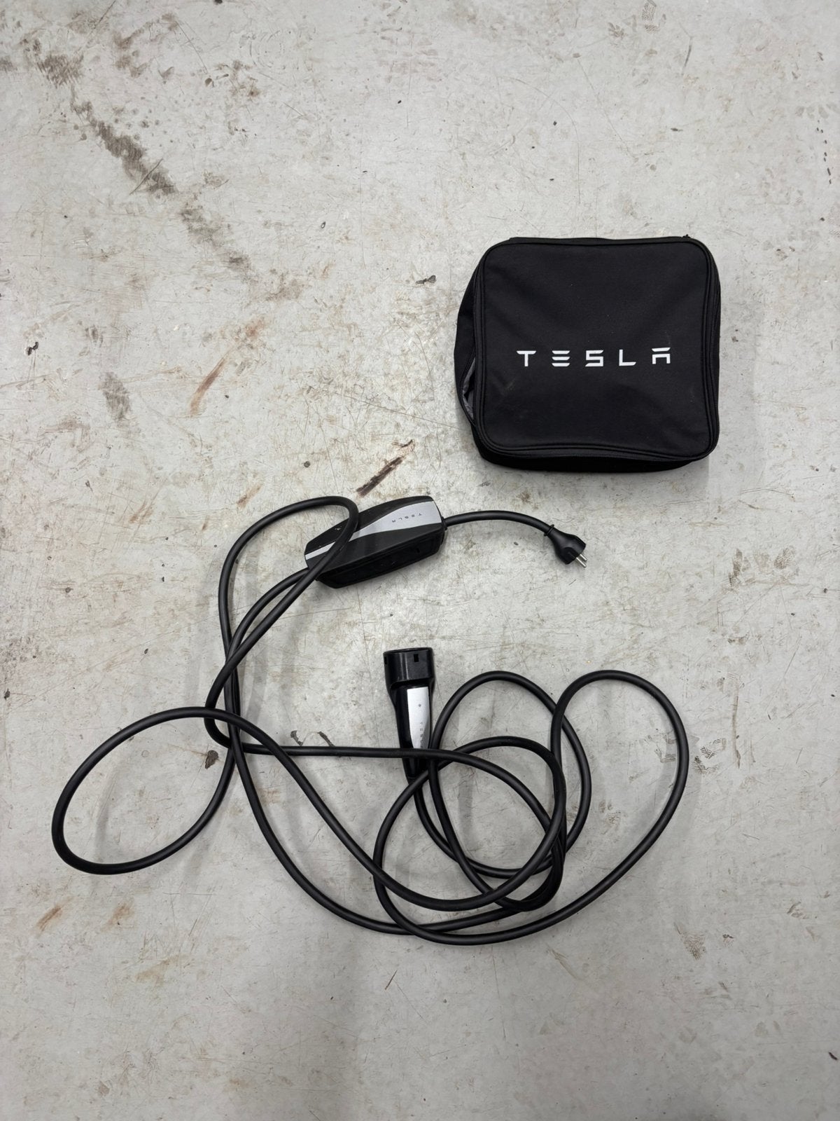 Tesla Laadkabel 220V stekker, Auto diversen, Laadpalen, Ophalen of Verzenden, Zo goed als nieuw, Laadkabel
